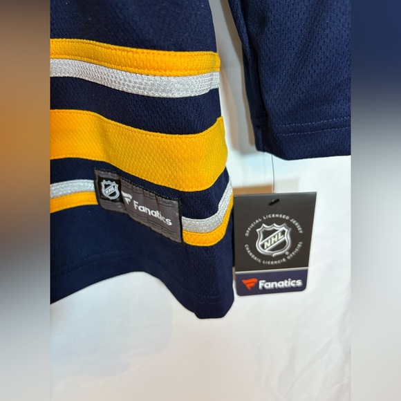 Fanatics Buffalo Sabres Women’s Home Jersey Size Medium - Picture 4 of 4